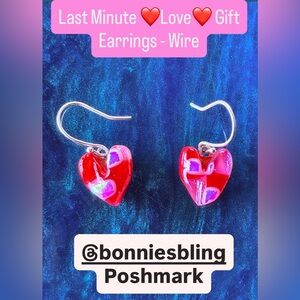 Bonnie’s Bling One of a Kind Fused Glass Jewelry and Accessories to Wear.